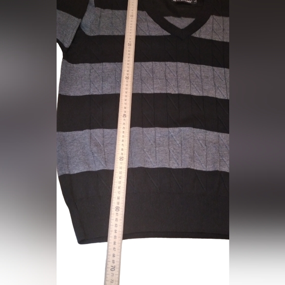 Sergio Louis Men's Black & Grey Striped V-Neck Size Large. - Picture 6 of 10